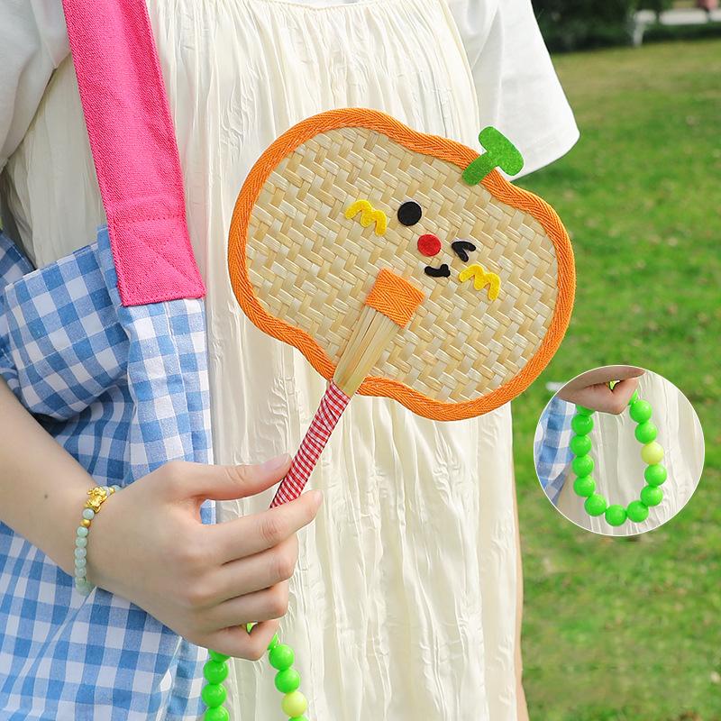 Handheld Bear Grass Powder Fan Pure Handmade Weave Small Red Book Net Red Photography Prop Yellow Cat Fan Summer Cooling Accesso