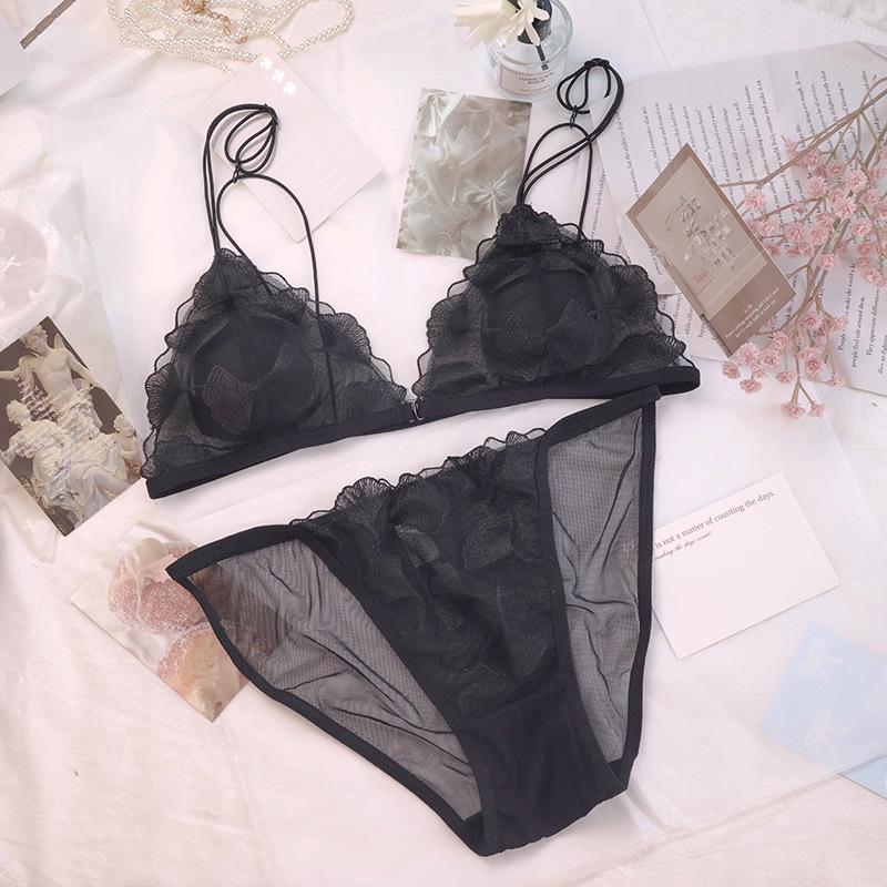 

Элегантный комплект нижнего белья с вышивкой гинкго, с открытыми плечами, беспроводной, с мягкой подкладкой Medium чёрный