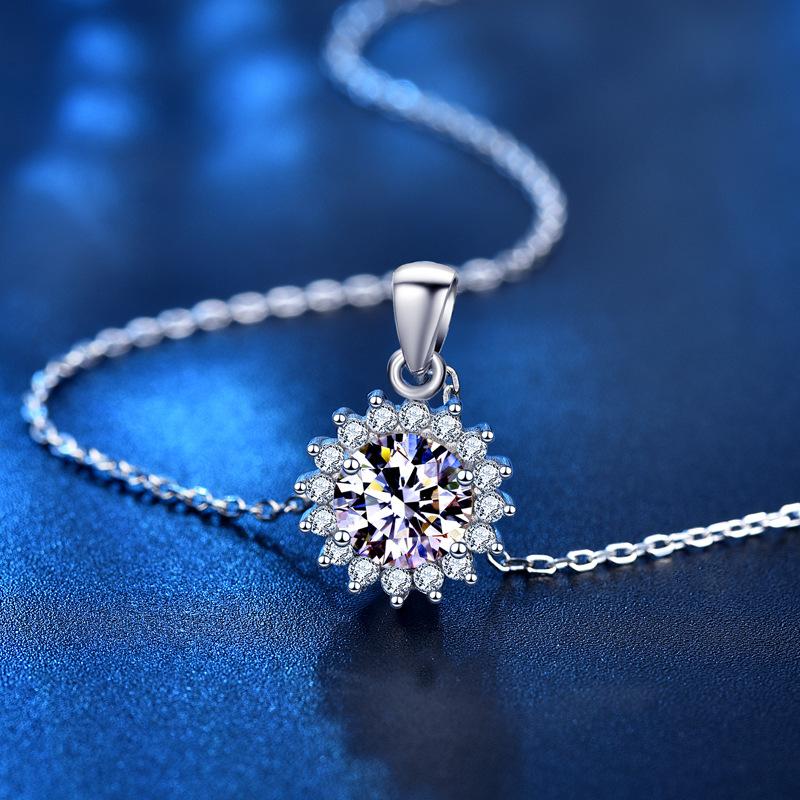 Lindon S925 Sterling Silver Moissanite Luxury Personality Pendant Necklace Women's Classic Tide Sugar Full of Wild Clavicle Chain
