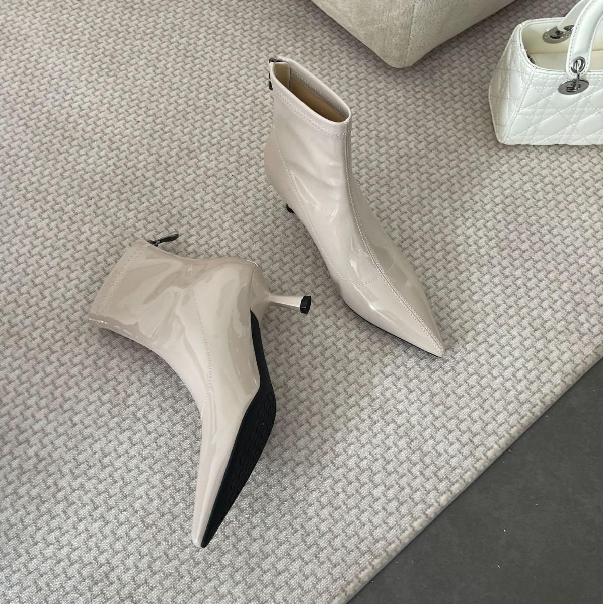 

2025 новые туфли-лодочки с острым носком из лакированной кожи, с задней молнией, модные Мартин Челси, узкие ботинки Мартин для женщин 39 бордовый