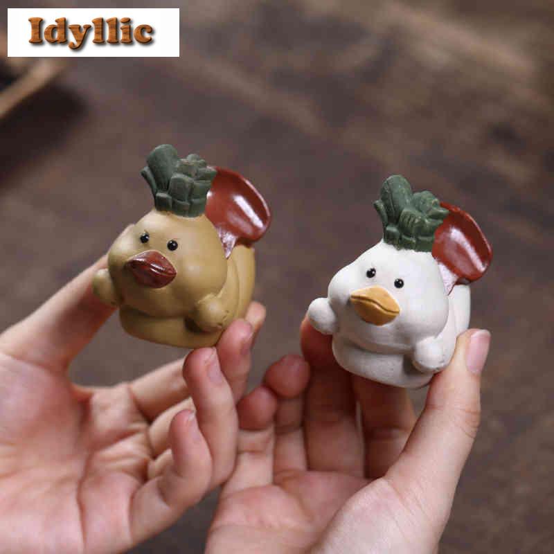 Yixing Zisha Charge Little Yellow Duck Tea Pet Retro Exquisite Miniatures Tea Figurine Play Toys Tea Statue Ornaments Tea Items