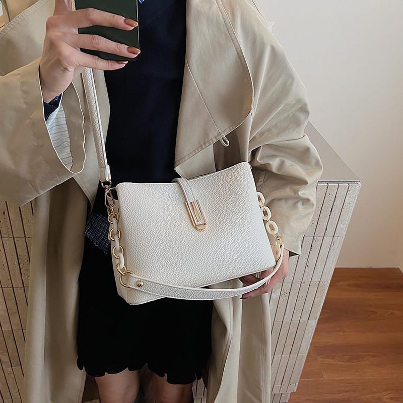 IELGY Large-Capacity Retro Bucket Bag Fashionable All-Match Commuter Messenger Bag