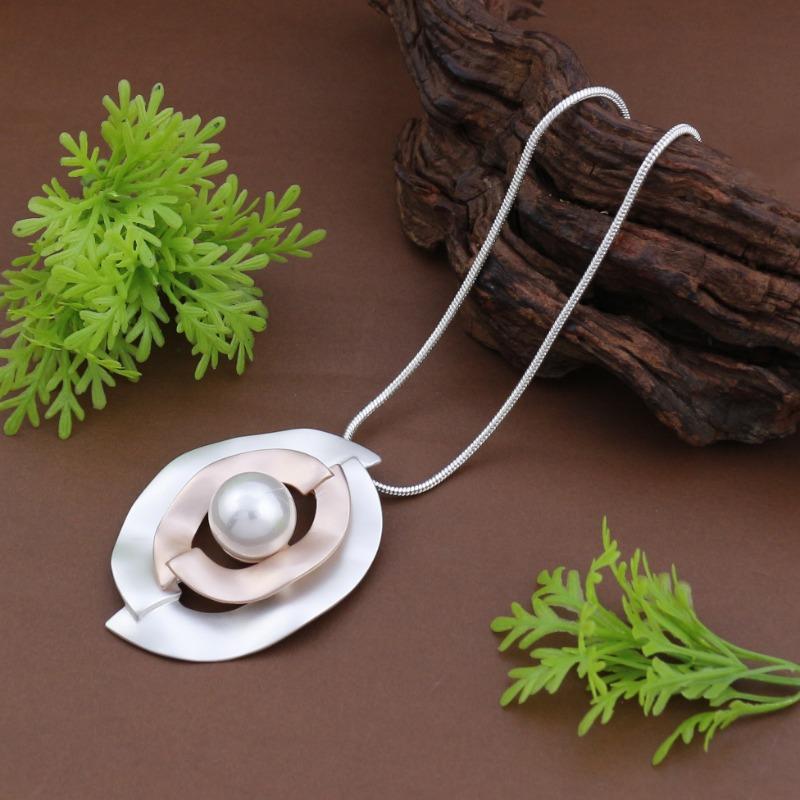 New dumb hollow geometric round long pendant, women's creative exaggeration irregular round long necklace
