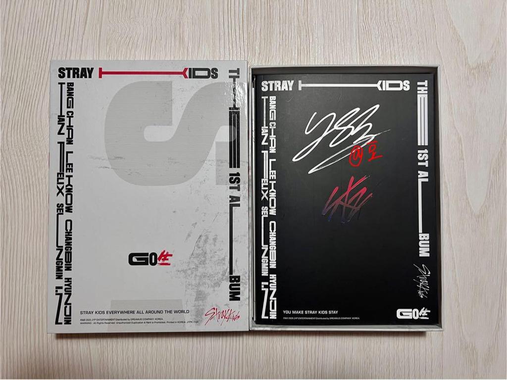[USED] Stray Kids Felix autographed GO album