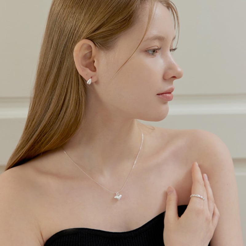 Lewe Matte egg ball one touch earring