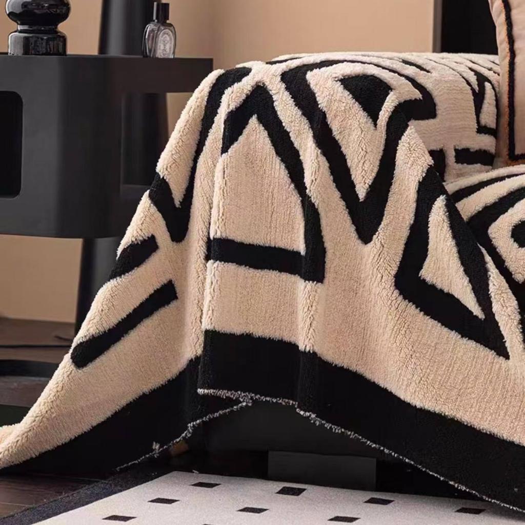 New Bohemian Style Sofa Protector, Vintage Comfortable Warm Fleece Sofa Blanket, Suitable for Pets, Anti-slip Protection, Luxury
