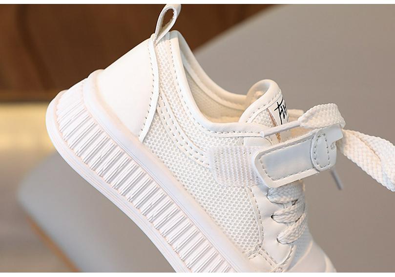 2025 Spring Korean Style Children's White Breathable Sports Shoes - Fashionable, Soft Sole for Toddlers and Young Kids.