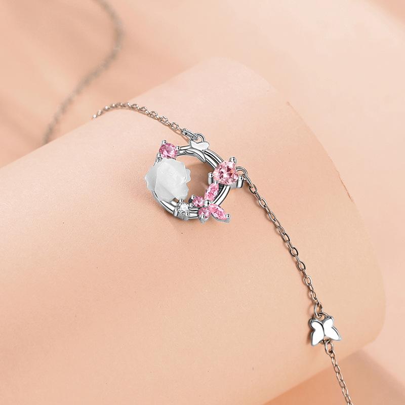 Original wreath necklace women's niche high-end sense exquisite neck chain light luxury temperament design sense collarbone chain