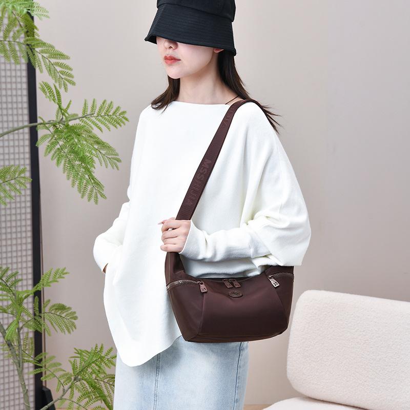 Outdoor Casual Dumpling Bag, Large-capacity Simple Single-shoulder Bag, Large-capacity Lightweight Crossbody Women's Bag