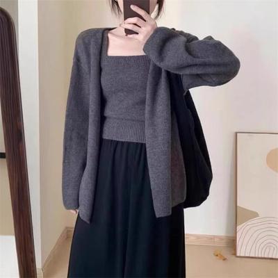 Sanfter Wind lockerer Strick-Cardigan Hosenträger-Weste zweiteiliges Set Herbst und Winter neu sanfter altersmildernder Pullover