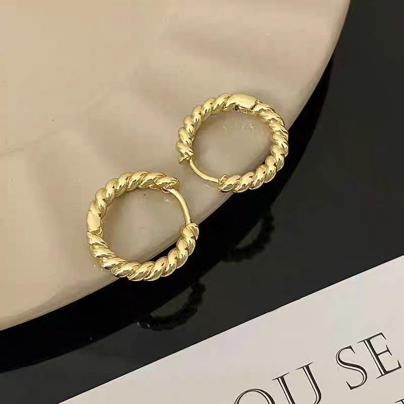 Металлические маленькие серьги-кольца скрученные, дизайн в стиле  холодный ветер , модные серьги, высококачественные французские изысканные серьги-гвоздики