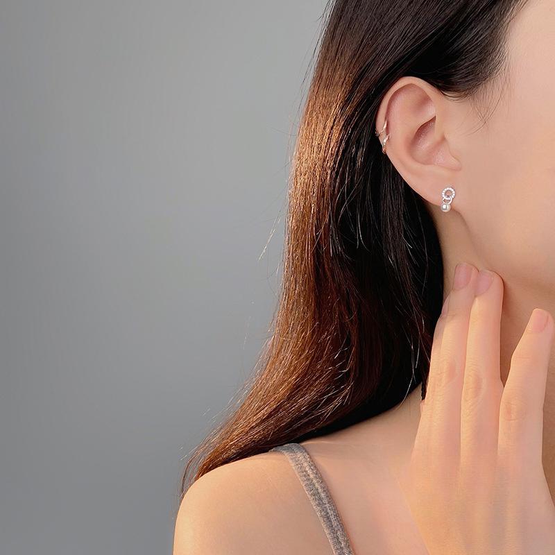 Temperament Double Rings Connected Pearl Earrings for Women with Niche Design and High-end