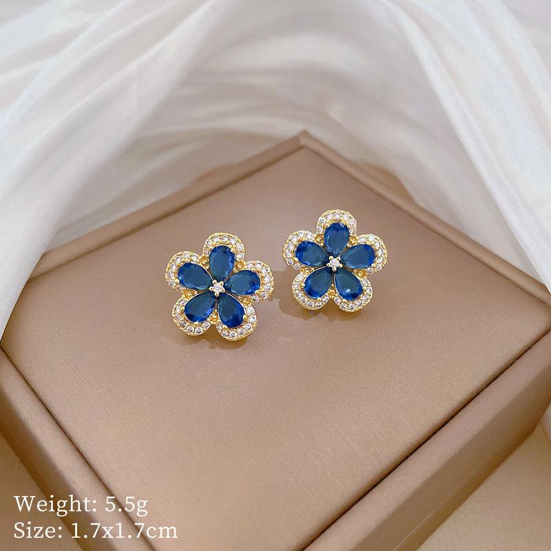 Five-Leaf Flower Necklace, Earrings Set, Light Luxury Slightly Inlaid With Personalized Temperament, Banquet Earrings And Accessories Combination
