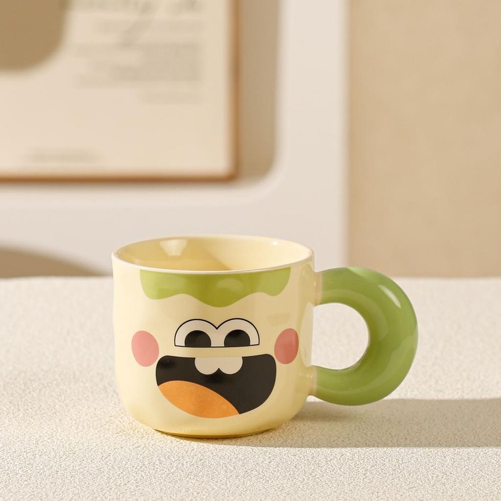 Cute and Cute Smiling Face Ceramic Cup Clown Funny Cute Water Cup Birthday Gift
