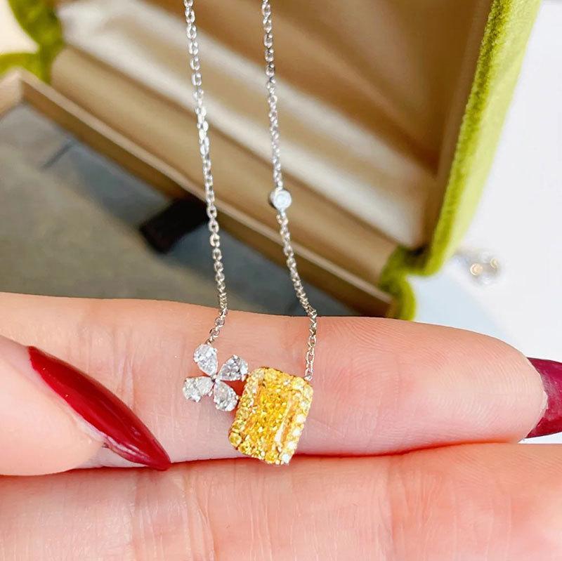 

Премиальное ожерелье Seiko Color Treasure Jewelry с четырехлистником для женщин, желтый бриллиант, драгоценный камень, легкая роскошь, нишевая, деликатная цепочка на ключицу