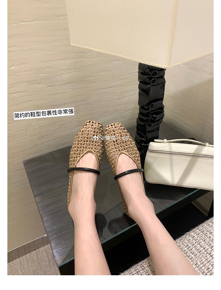 

Grape mother has the same style in stock in seconds~ French square head hollowed-out weaving one-word belt versatile soft surface light mouth single 40