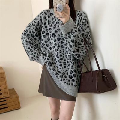 Retro und modischer Pullover mit Leopardenmuster, Rundhalsausschnitt, Strickpullover, Herbst und Winter, neuer lässiger Stil, locker und dünn, temperamentvoll, weiches, wachsartiges Strickpullover