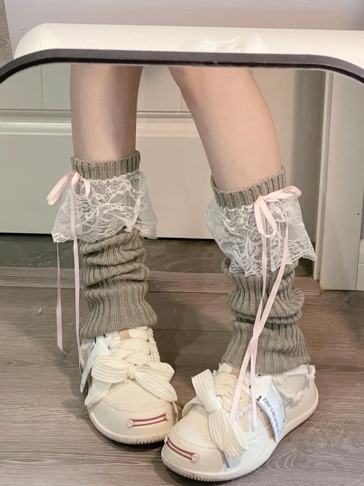 

The Girl Girl High-end Leg Cover-up Academic Strap Design Slimming Sock Set. One Size