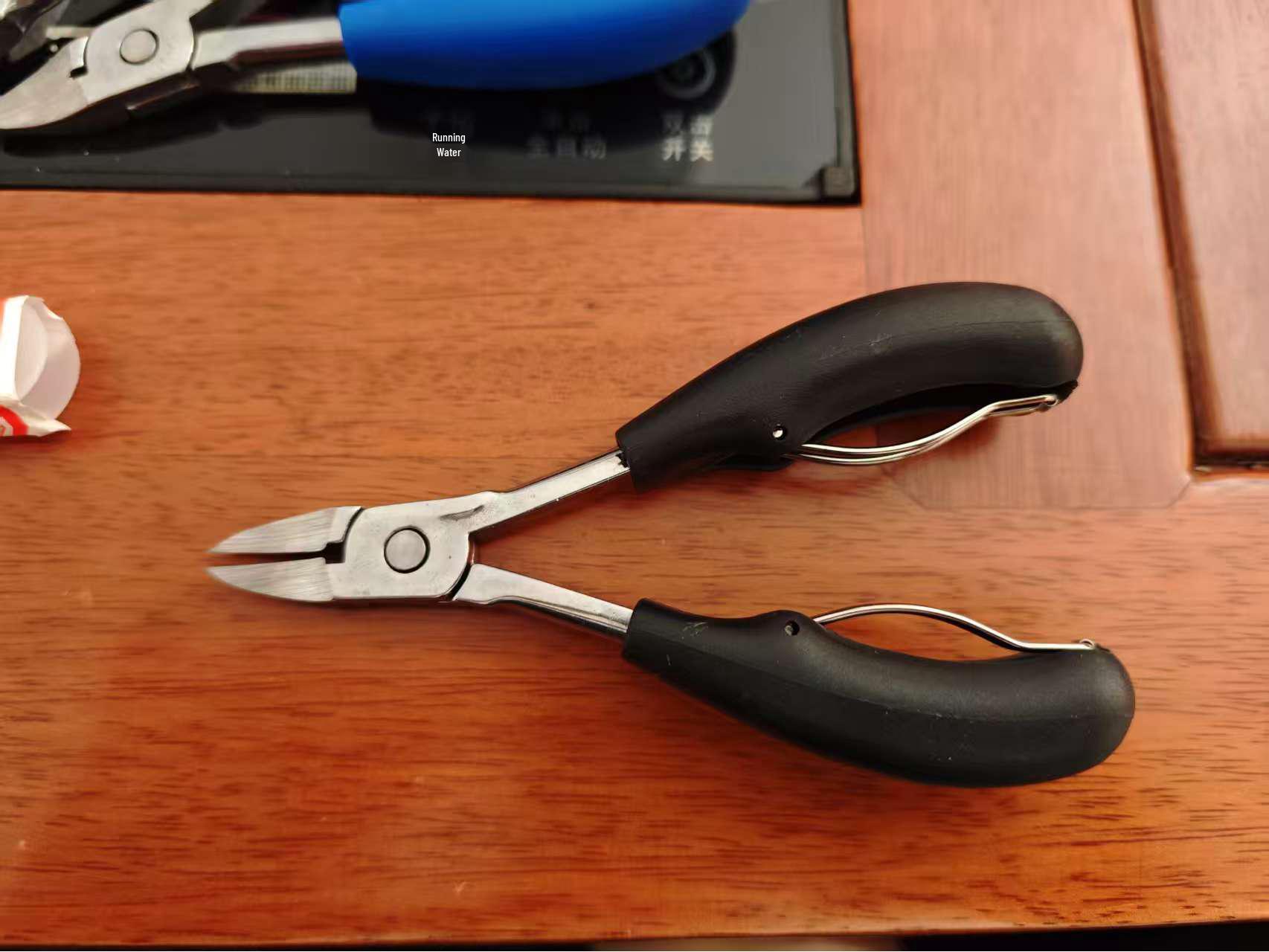 

Портативные щипчики для ногтей с заостренной наклонной пилкой для вросших ногтей и обрезки кутикулы