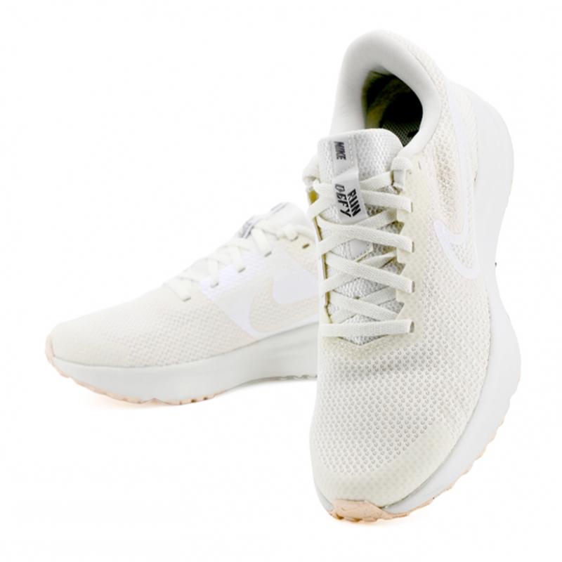 Nike הפעל את Defy