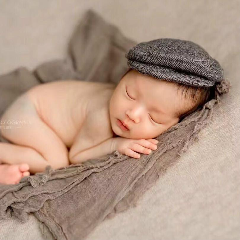 Newborn Baby Peaked Beanie Cap Hat + Bow Tie Photo Photography Prop Outfit Set Little Gentle Man Cap