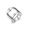 Elegante Anillo Abrebotellas de Acero de Titanio con Cadena Giratoria - Perfecto para Parejas