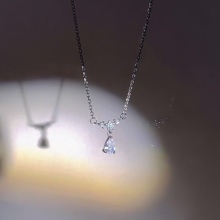 Korean Trend Gentle Temperament Zircon Water Drop Necklace, Cold Wind Simple Super Fairy Girlfriend Collarbone Chain Woman