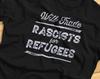 Rassisten gegen Flüchtlinge tauschen - Politisch, Protest, Anti-Rassismus - T-Shirt