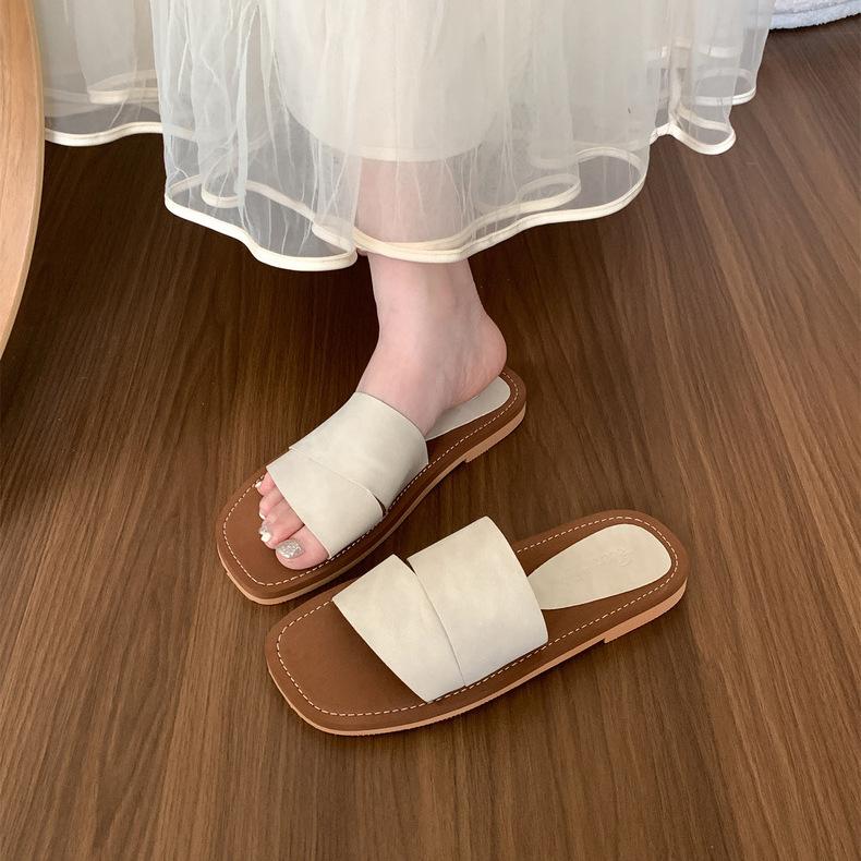 

Niche design sense ретро квадратная голова открытый носок плоская подошва тапочки женская летняя одежда сказочный ветер морской отпуск пляжные сандалии 40 бежевый