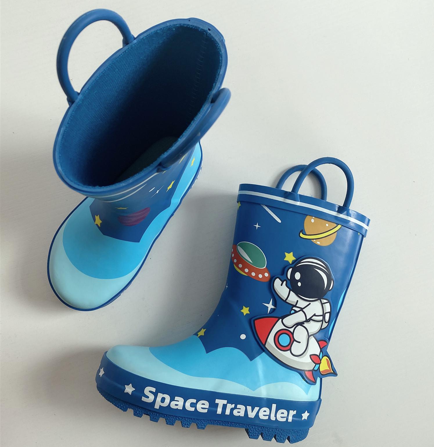 

Kids Astronaut Mid-Calf Non-Slip Rain Boots for All Seasons Size 32 (21cm inner length)