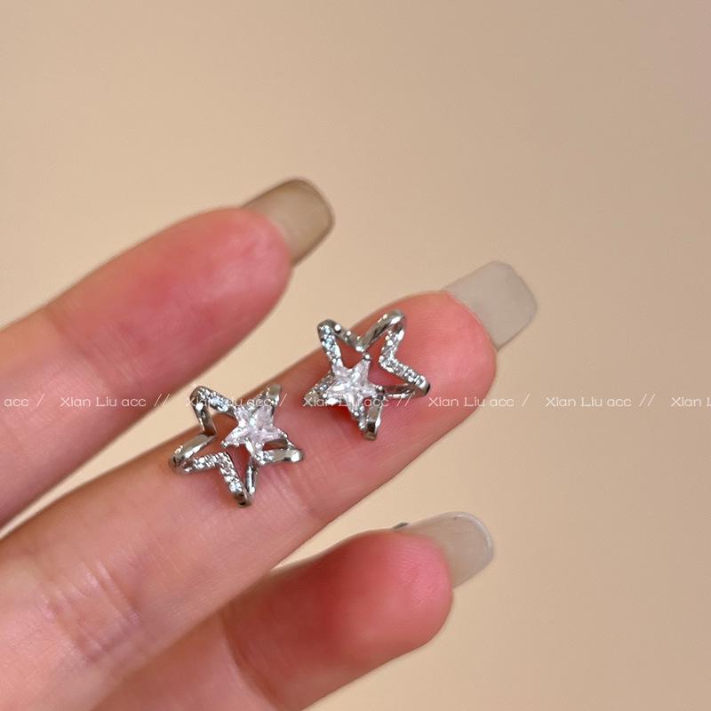 2024 Super Sparkly Star Zircon Stud Earrings: Niche High-End Fashion Design
