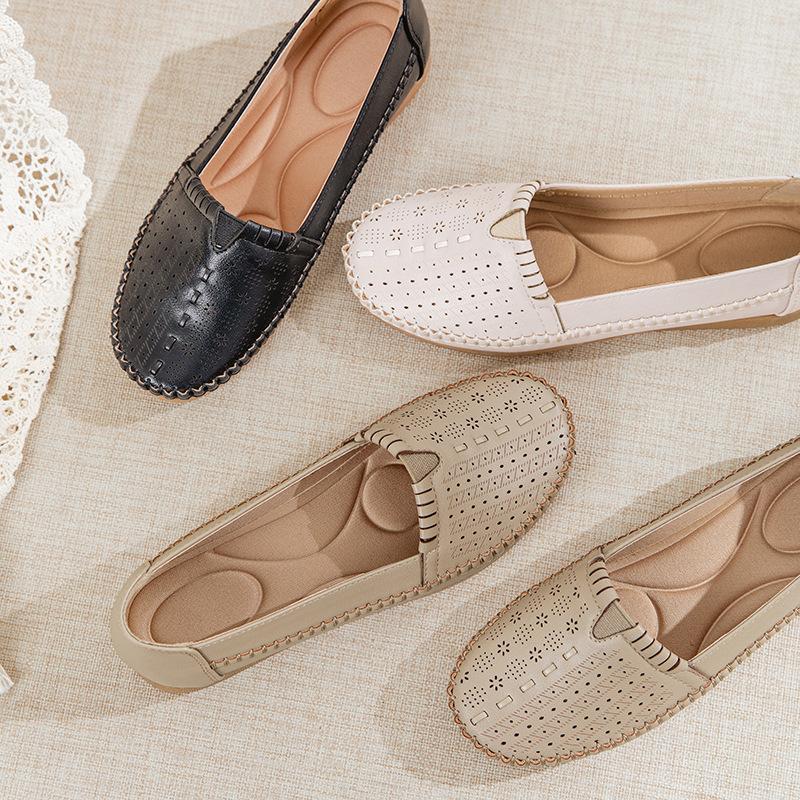 2026 Women's Loafers Comfortable Mother Shoes Slip-On Flats Breathable Ladies Casual Shoes for Daily Walking Plus Size 42