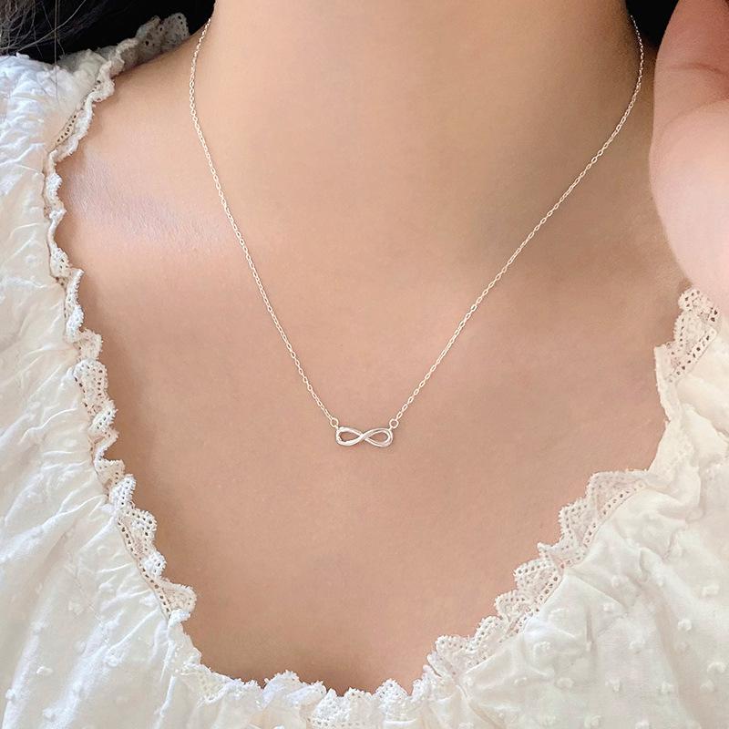 Gentle 8-letter Necklace Women's Exquisite INS Style Small Fresh Advanced Simple Collar Chain