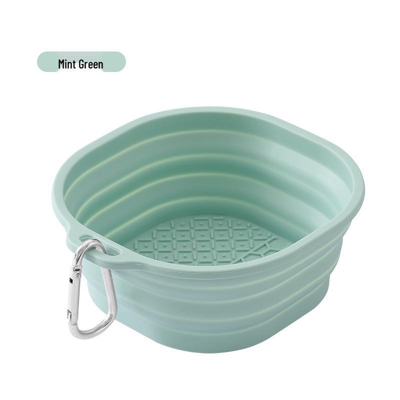 

Portable Silicone Pet Bowl with Carabiner for Outdoor Walking – Collapsible for Feeding and Watering Dogs & Cats