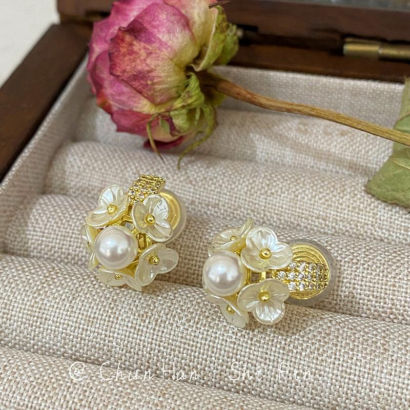 Mosquito coil disc, ear clips, shells, flower pearl earrings, no ear piercings, super fairy, cream wind, advanced sense, zircon stud earrings, women