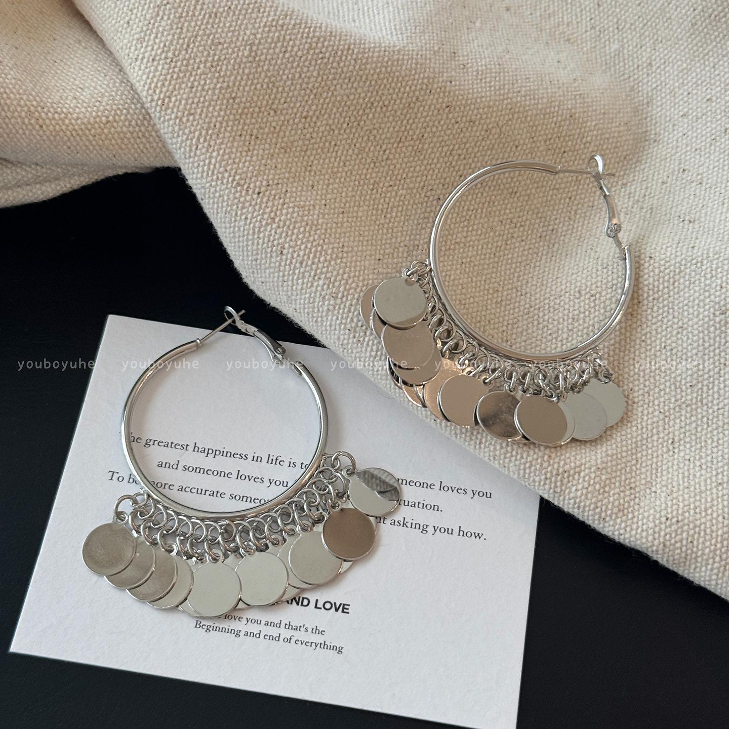 

Ethnic Gold Tassel Hoop Earrings: Unique High-End Statement Jewelry for Women