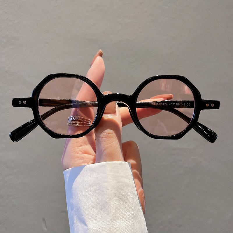 

Luxury Designer Style Style Circular Small Spectacle Frame Frame Sun Glasses Glasses Ladies For Men Trendy Classic Trend Sun Eyeglasses Steampunk