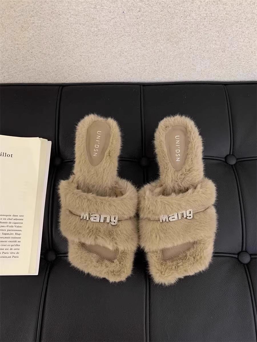 

Mao Mao slippers women s autumn and winter wear 2025 new French temperament rhinestone Mao Mao shoes thick heel high heels 35