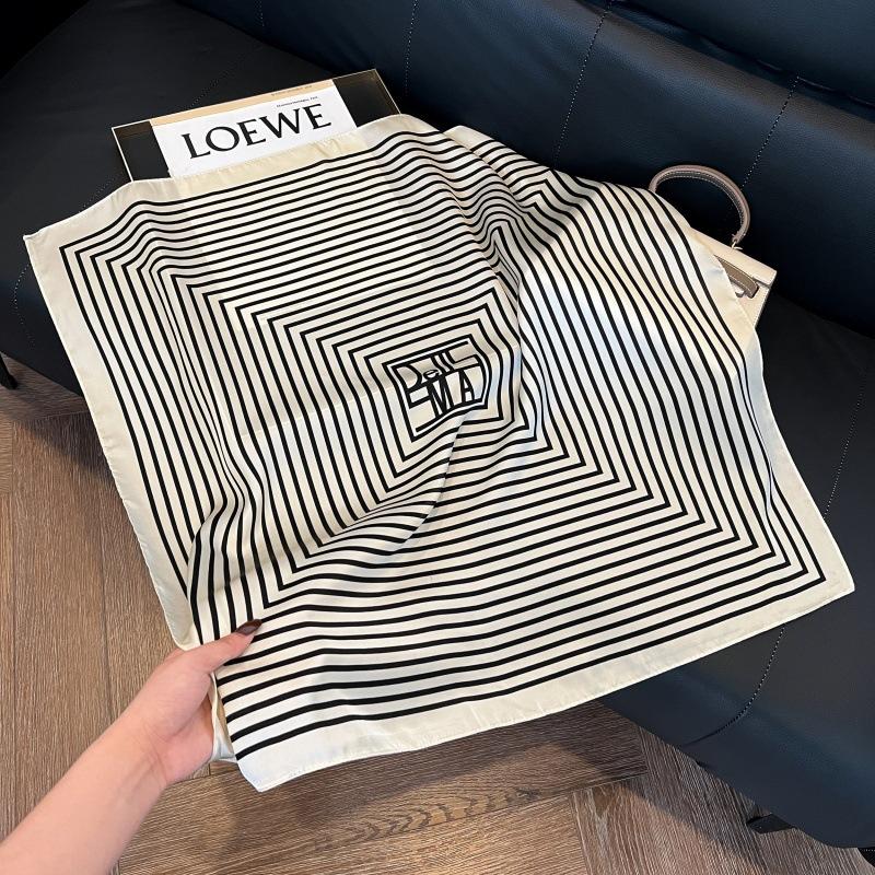 New silk scarf women's fashion versatile high-end small square scarf Korean version neck protection scarf spring and autumn retro scarf binding bag