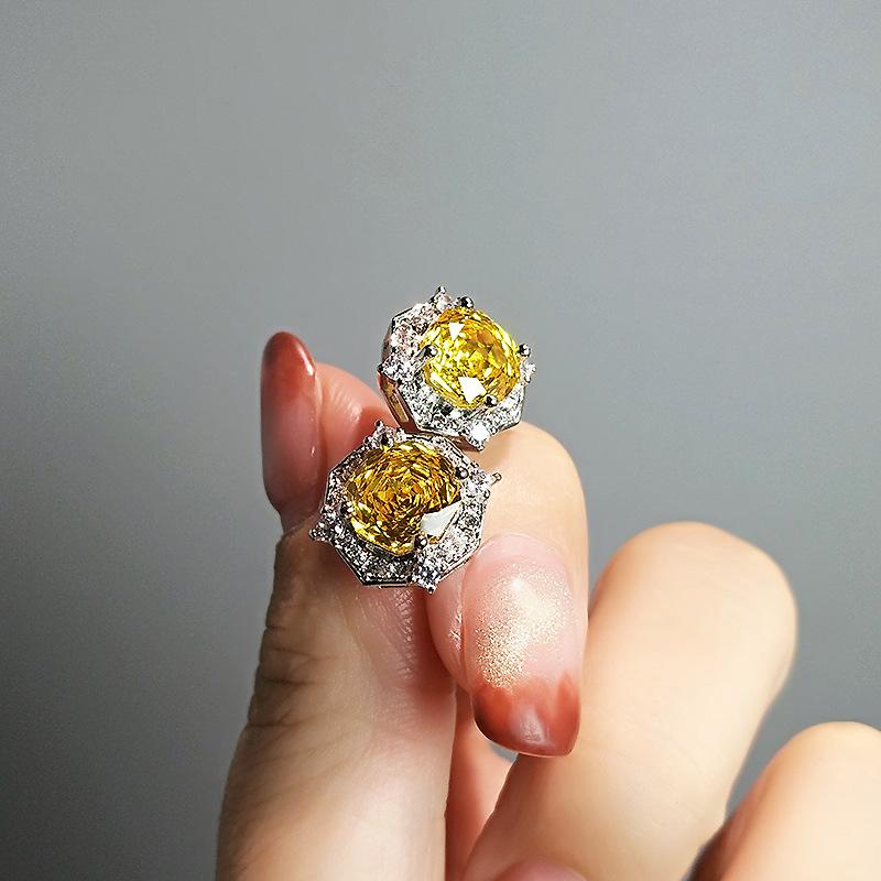 

Millennium Rose Cut Pink Zircon Stud Earrings Light Luxury Premium Mosquito Coil Disc Yellowstone Earrings