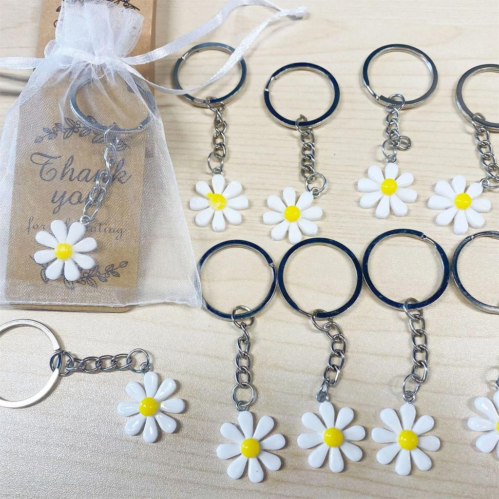 Pack of 30 Daisys Florals Keychains with Gratitudes Cards Handmade Party Favors Stylish Women Bag Key Hanging Ornament