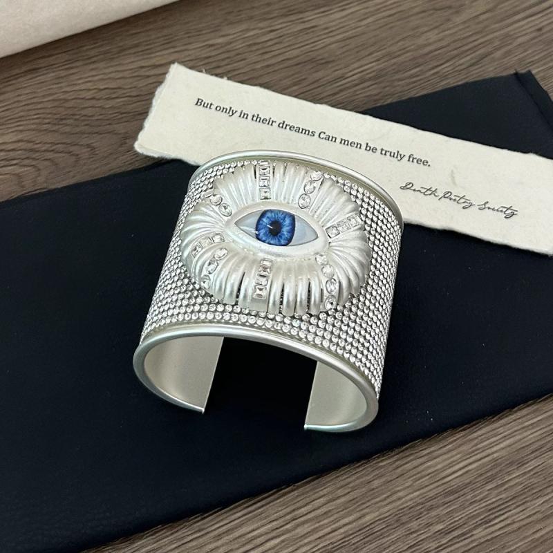 Vintage Personalized Metal Blue Eyes Cuff Bracelet For Women Fashion Jewelry Exaggerated Hand Open Bangles Accessories Gifts