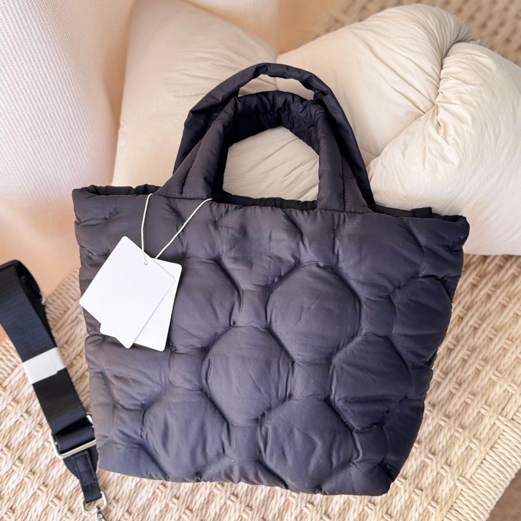 Fashion Cloud Tote Shoulder Bag Age Reduction Atmosphere Lazy Quilting Portable Messenger Bag Bag