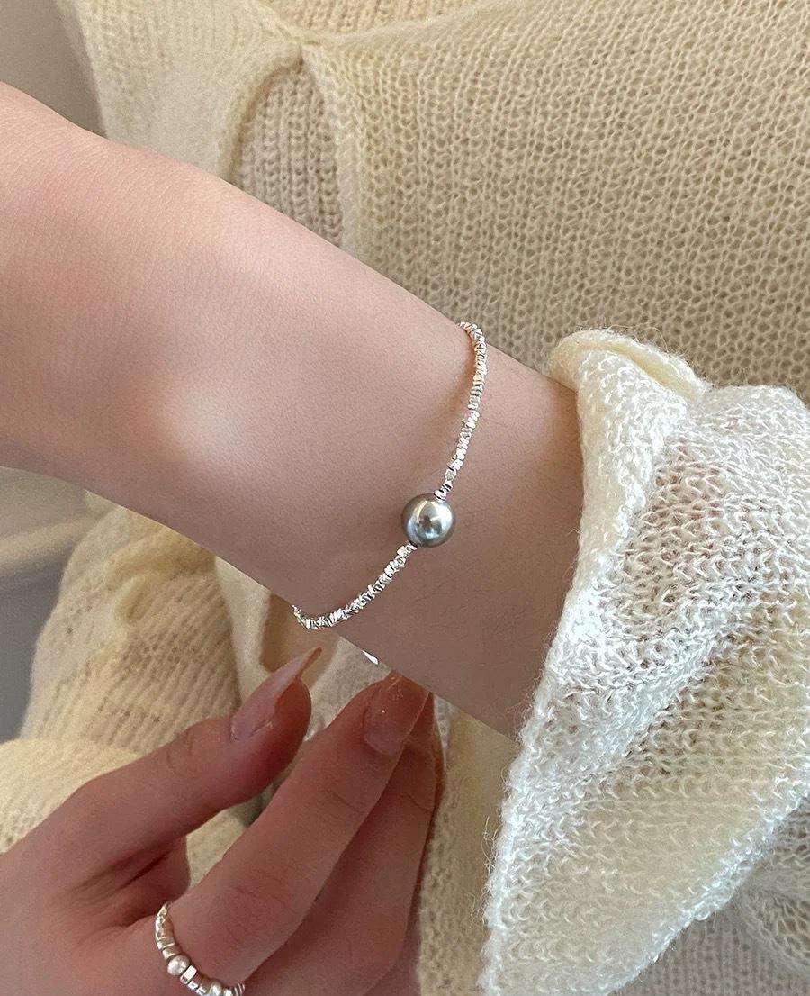 

Crushed Silver Pearl Bracelet - 2026 Luxury Niche Design, Exquisite & Versatile Gift for Best Friends сірий колір/перлинний