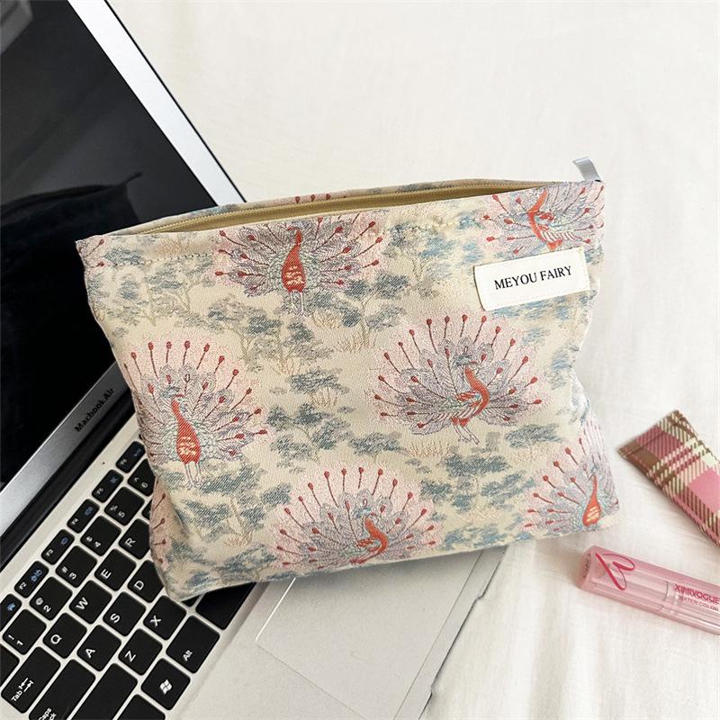 

Niche Peacock Print Large Capacity Cosmetic Bag Toilet Bag Travel Storage Bag Female