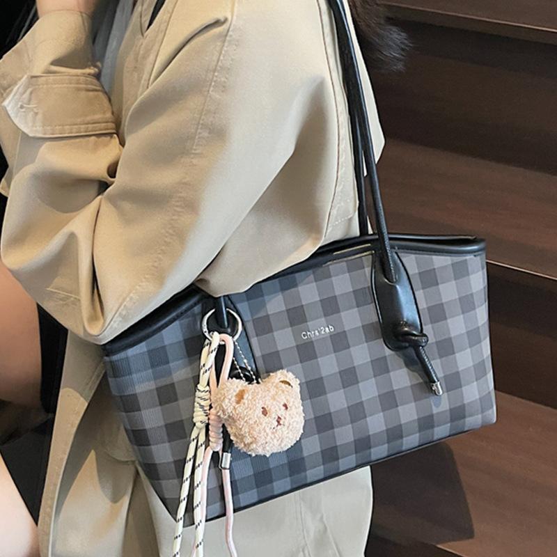 New plaid shoulder bag summer 2025 popular versatile handheld underarm bag fashion trend tote bag women