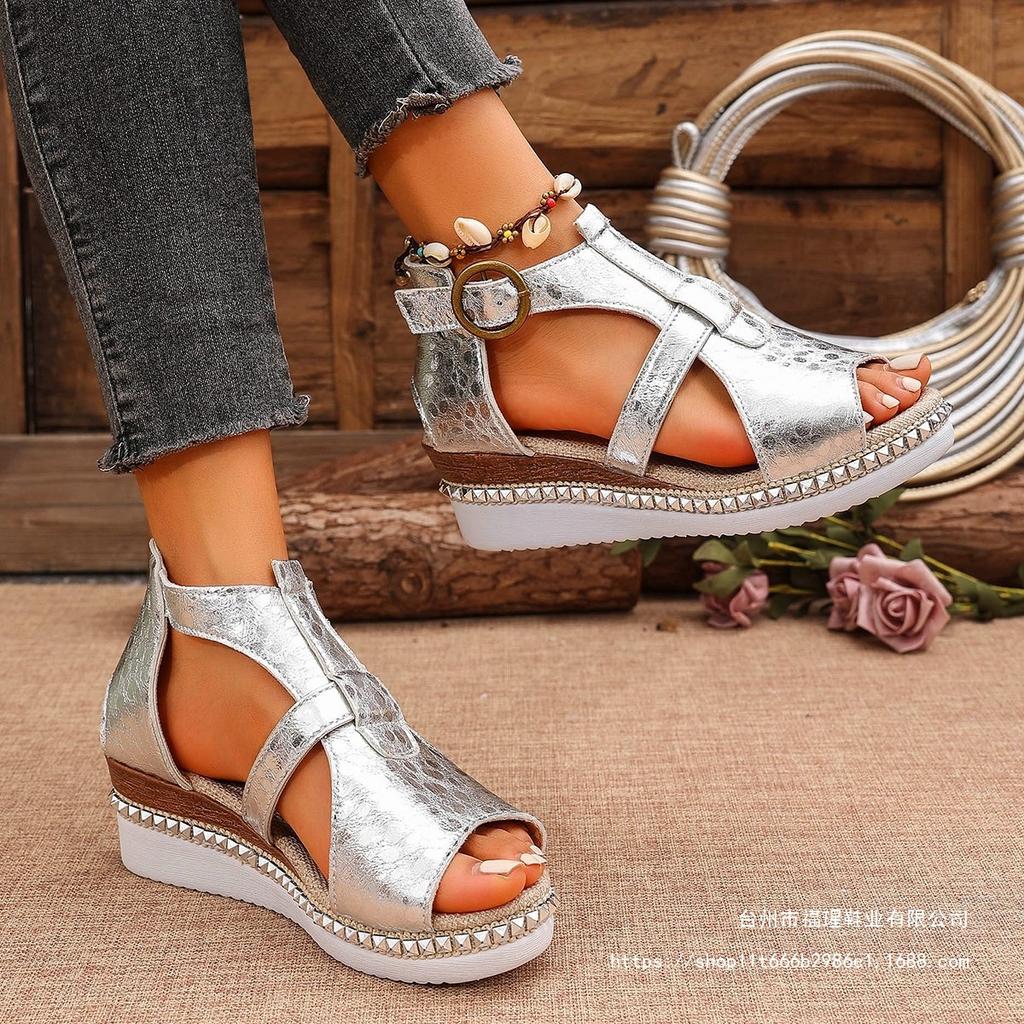 European and American Large-size Fish Mouth Wedge Sandals 2025 Summer New Fashionable Thick-soled Glossy Sandals Women's Buckle
