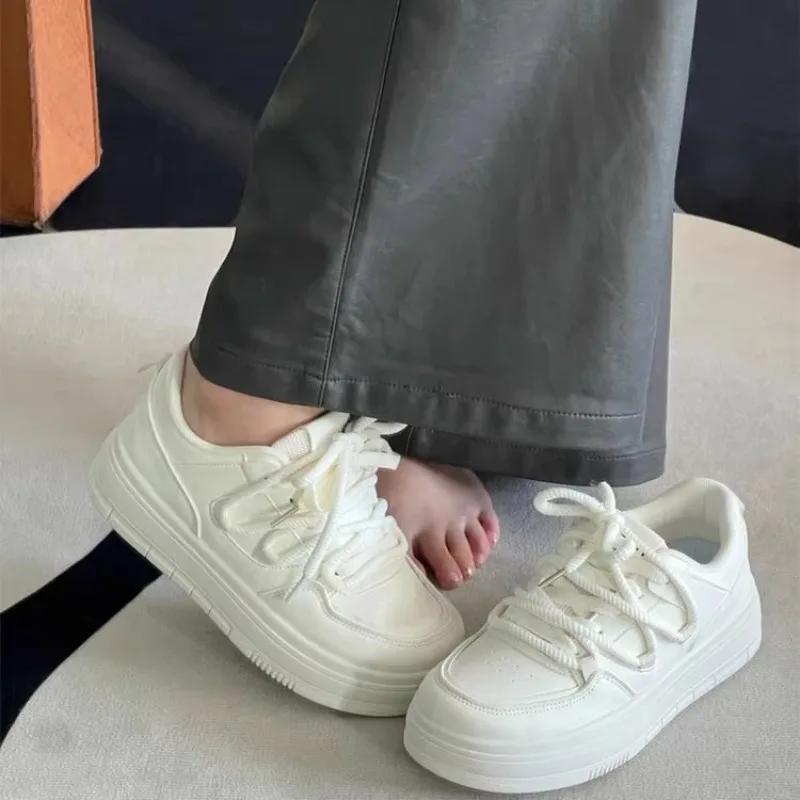 Mode Herbst Neue Bequeme PU-Stoff Designer Damen Schuhe mit Höhenabsatz 2024 Rutschfest Wasserdicht Damen Vulkanisierte Schuhe