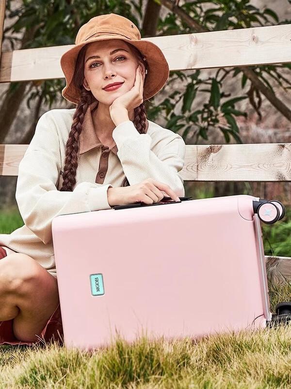 MGOB PC Hard Shell Kids  Spinner Luggage