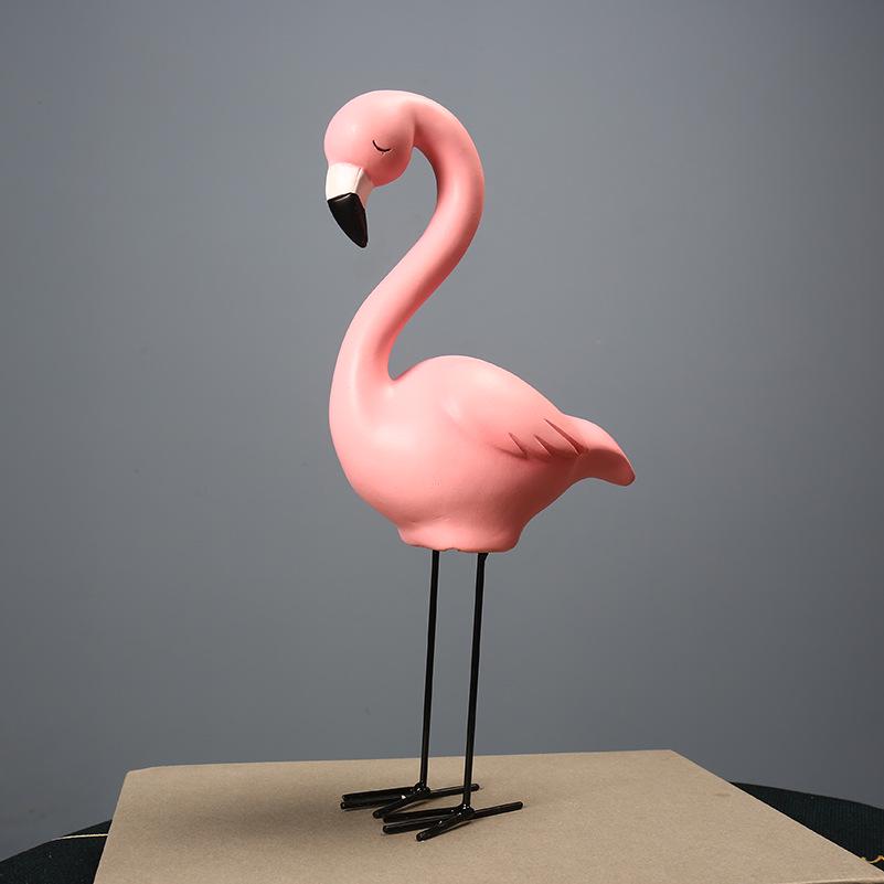 Nordic Pink Flamingo Heart Resin Ornament for Living Room or Bedroom Decor